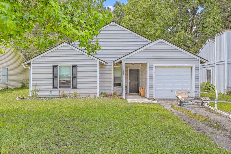 1284 Maryland Dr, Ladson, SC 29456