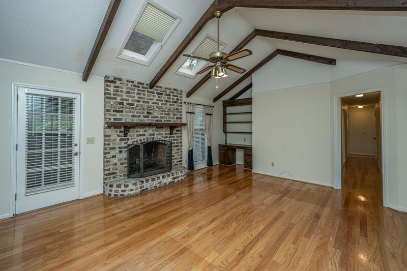 19 Brigadier Dr, Charleston, SC 29407
