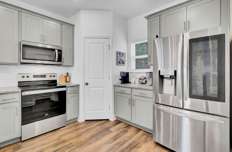 1229 Allusion Ln, Mount Pleasant, SC 29466