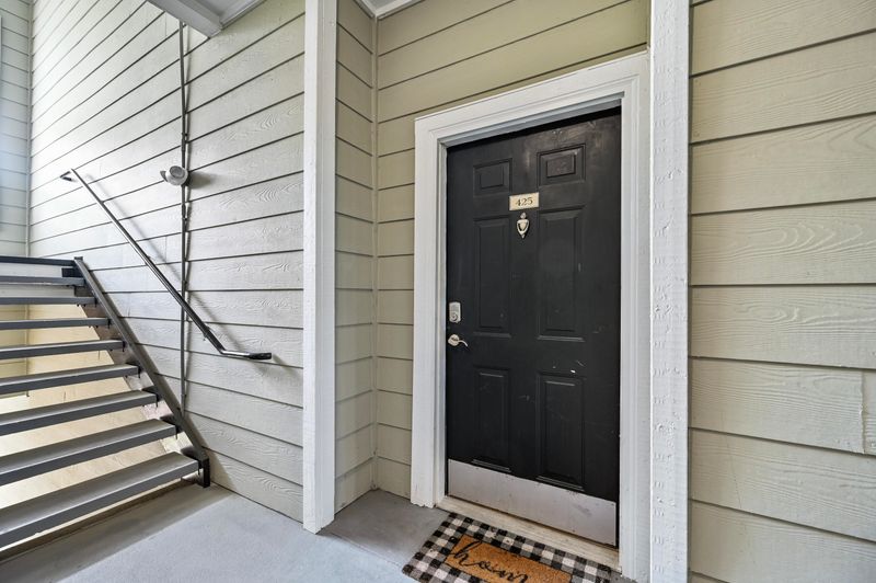 45 Sycamore Ave #425, Charleston, SC 29407