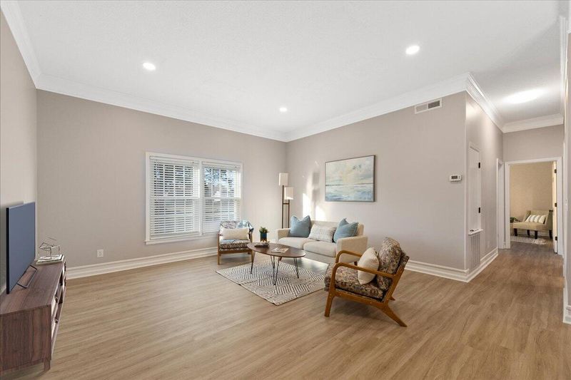 101 Woodlake Dr, Summerville, SC 29485