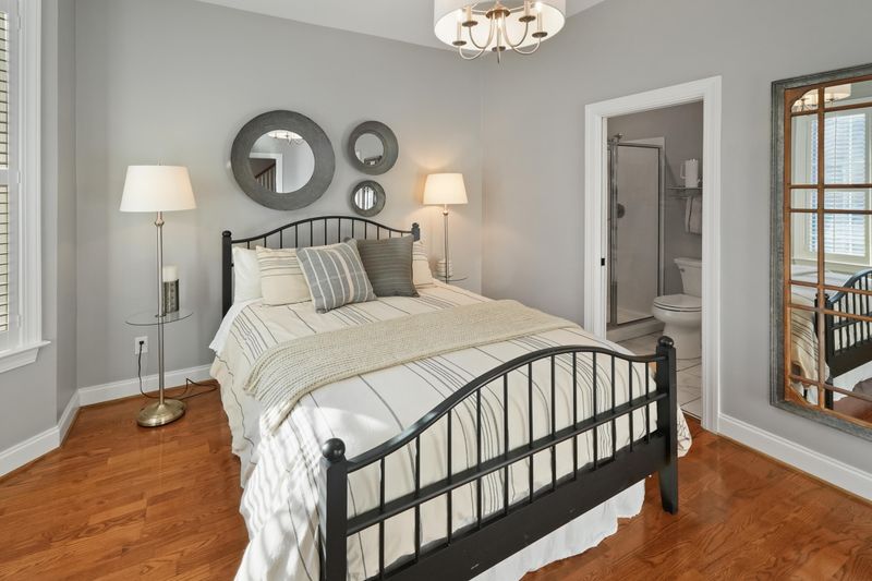 726 Natchez Cir, Mount Pleasant, SC 29464