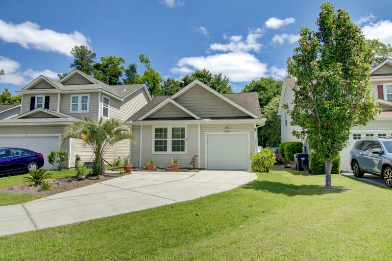 8774 Shadowglen Dr, North Charleston, SC 29420