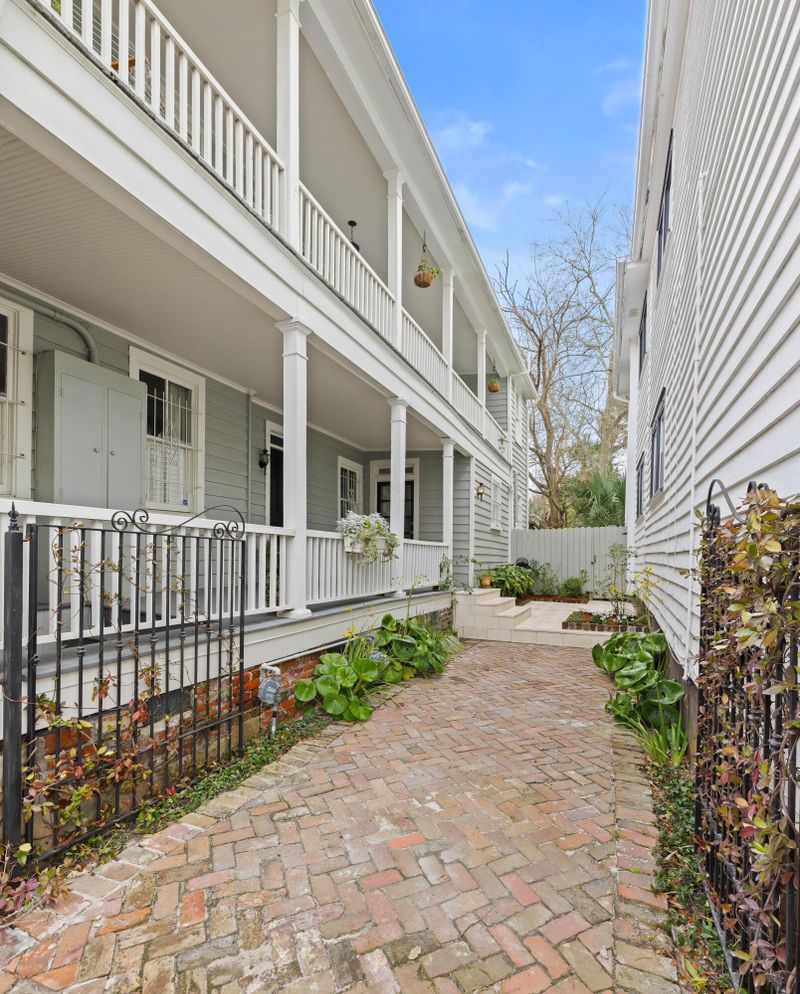 69 Vanderhorst St, Charleston, SC 29403