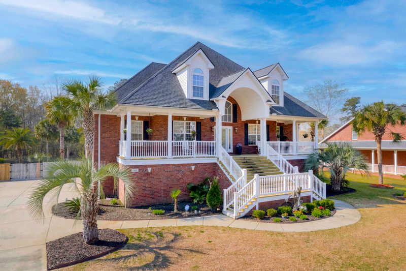 660 Hamlet Cir, Goose Creek, SC 29445