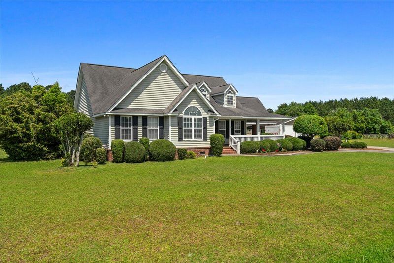 208 Charles St, Saint George, SC 29477