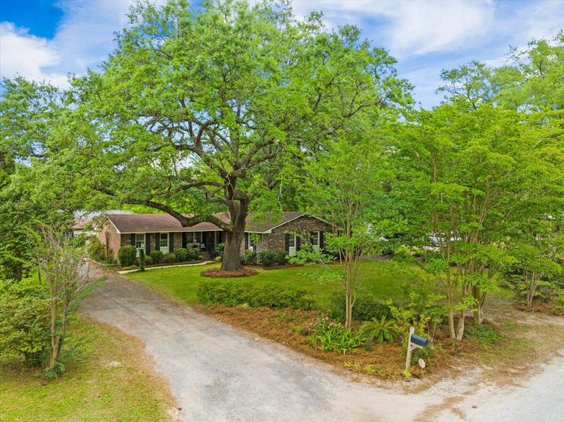 122 Broughton Hall Rd, Pinopolis, SC 29469