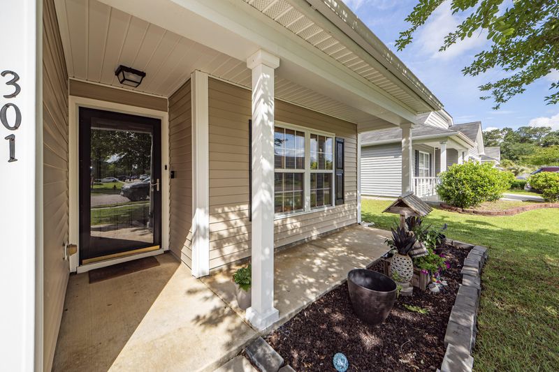 301 Briarbend Rd, Goose Creek, SC 29445
