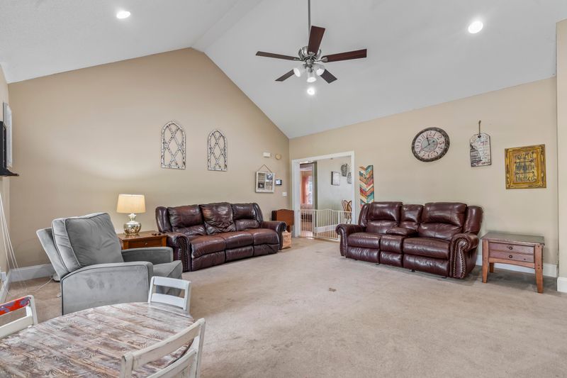 113 Jolly Ln, Moncks Corner, SC 29461