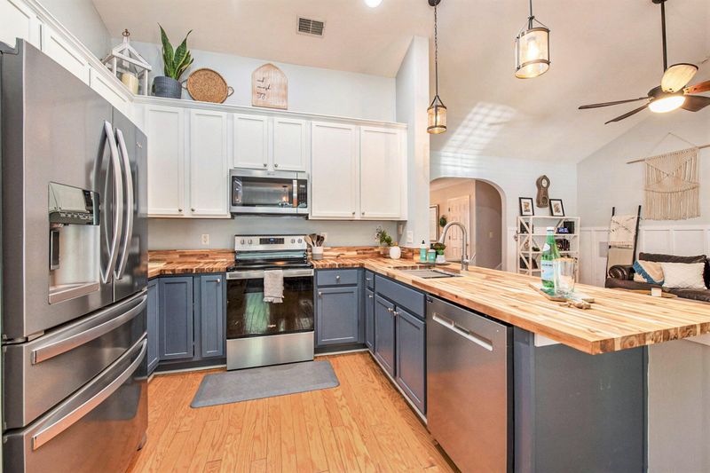 1366 Palm Cove Dr, Charleston, SC 29492