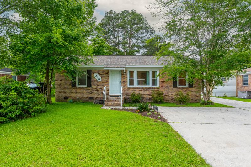 315 Jean Wells Dr, Goose Creek, SC 29445