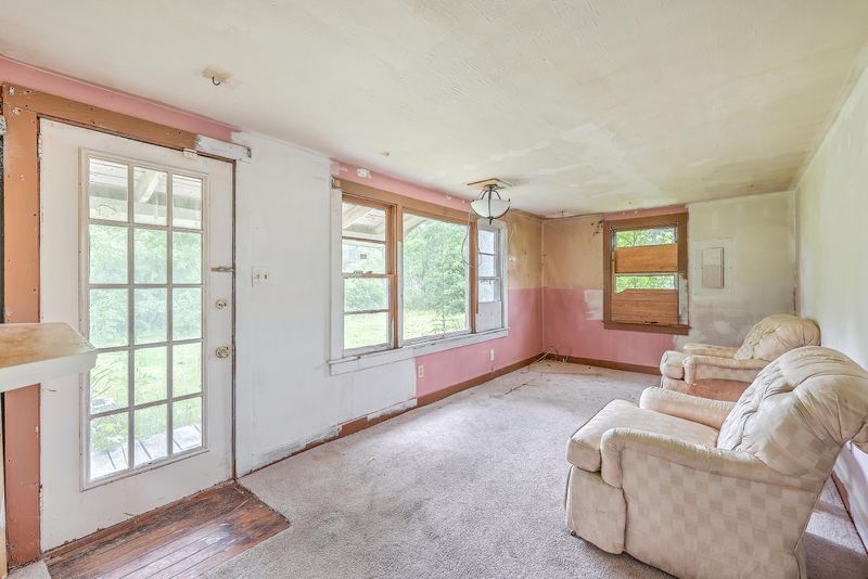 4417 Davison Rd, Ravenel, SC 29470