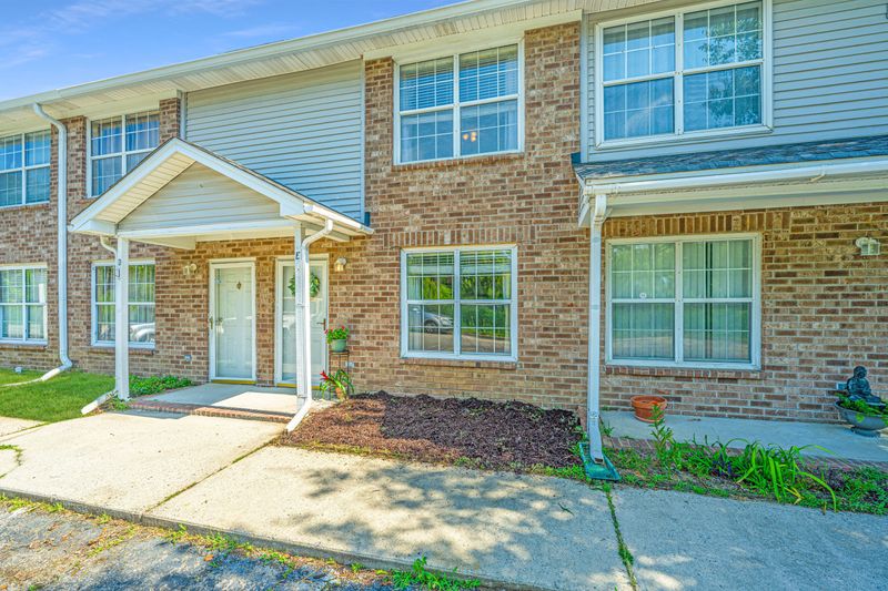 508 Arlington Dr #E, Charleston, SC 29414
