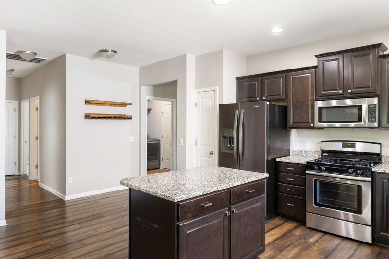 2015 Gammon St, Charleston, SC 29414