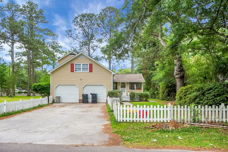 102 King St, Summerville, SC 29483