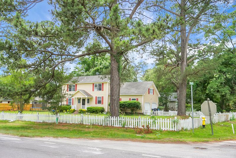 102 King St, Summerville, SC 29483