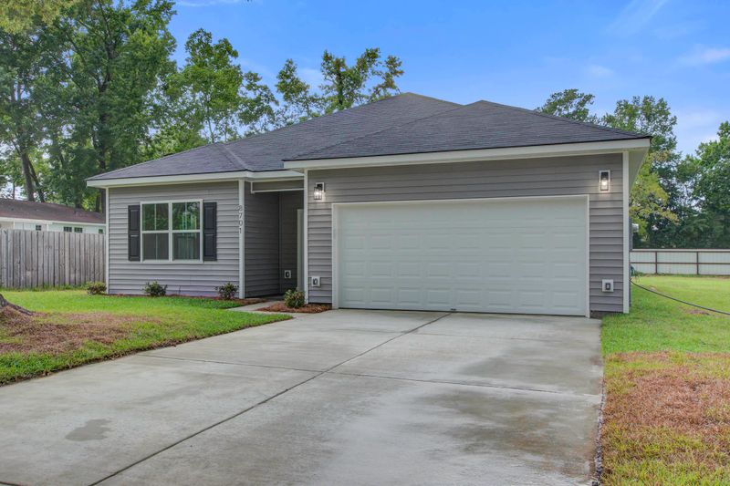 8701 Jenny Lind St, North Charleston, SC 29406