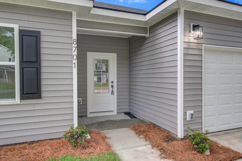 8701 Jenny Lind St, North Charleston, SC 29406