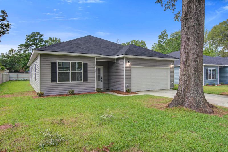 8701 Jenny Lind St, North Charleston, SC 29406