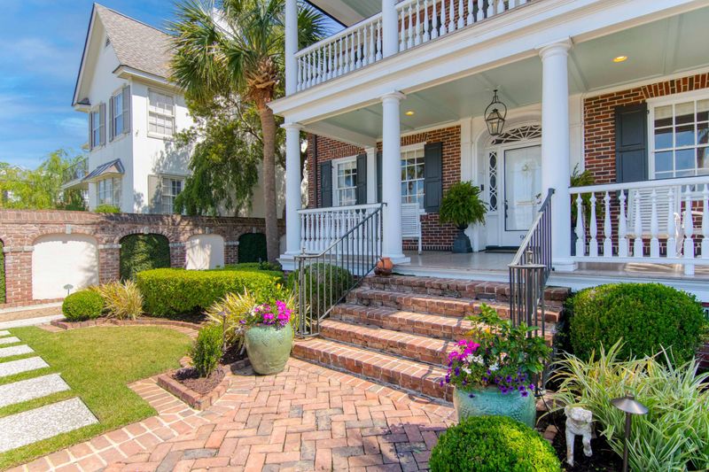 90 Murray Blvd, Charleston, SC 29401