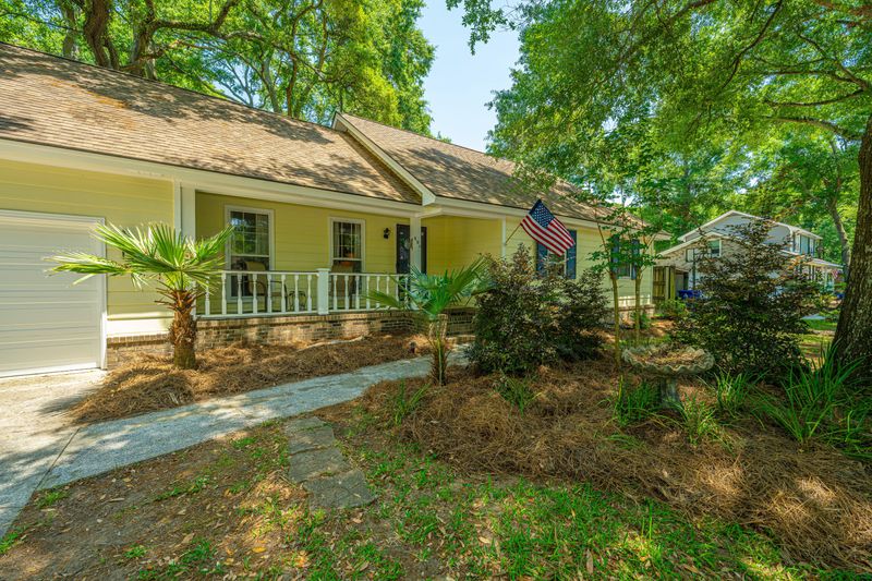 894 Joe Rivers Rd, Charleston, SC 29412
