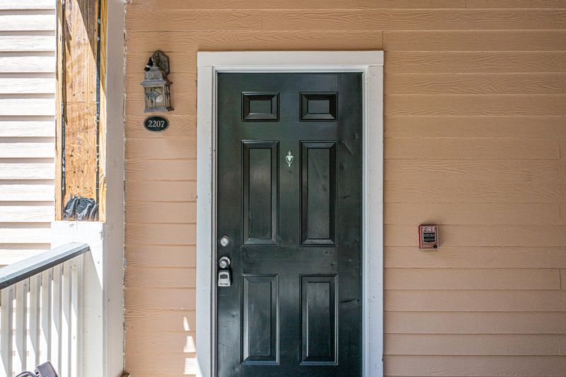 130 River Ldg #2207, Daniel Island, SC 29492