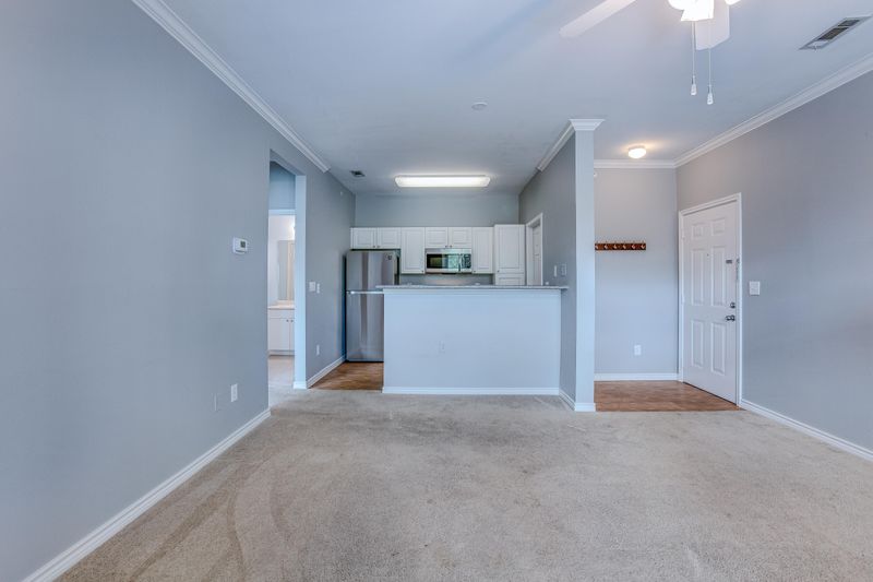 130 River Ldg #2207, Daniel Island, SC 29492