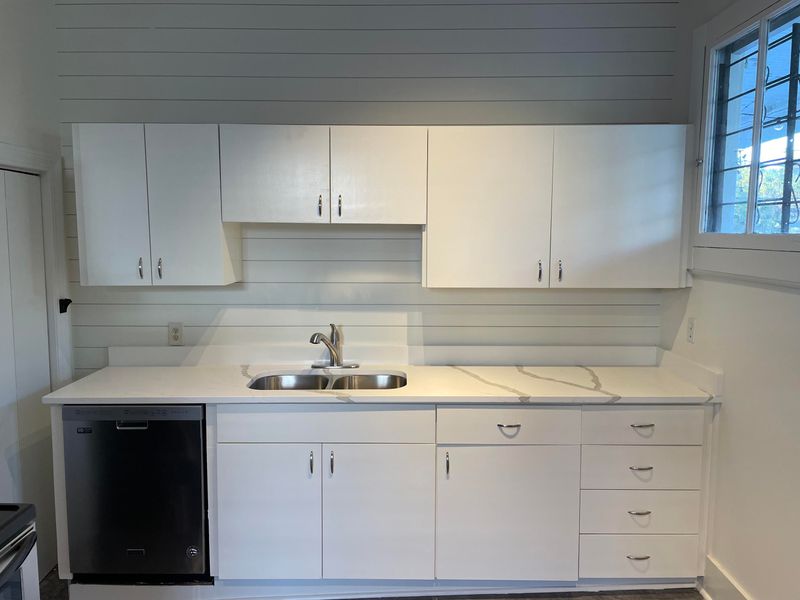 162 Wentworth St, Charleston, SC 29401