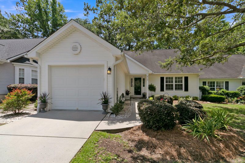 9115 Woodcreek Ct, North Charleston, SC 29406