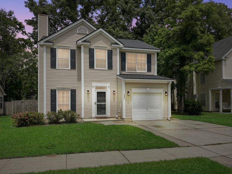 137 W Hartwick Ln, Goose Creek, SC 29445