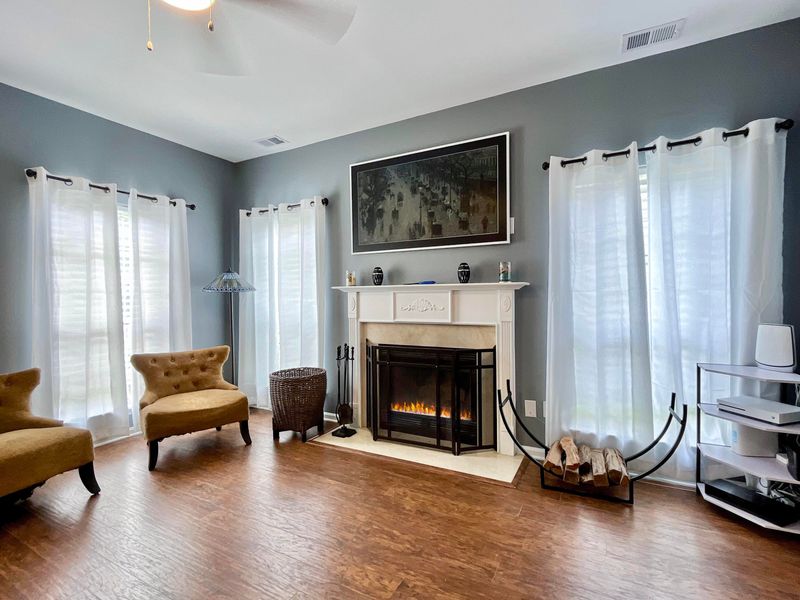 137 W Hartwick Ln, Goose Creek, SC 29445