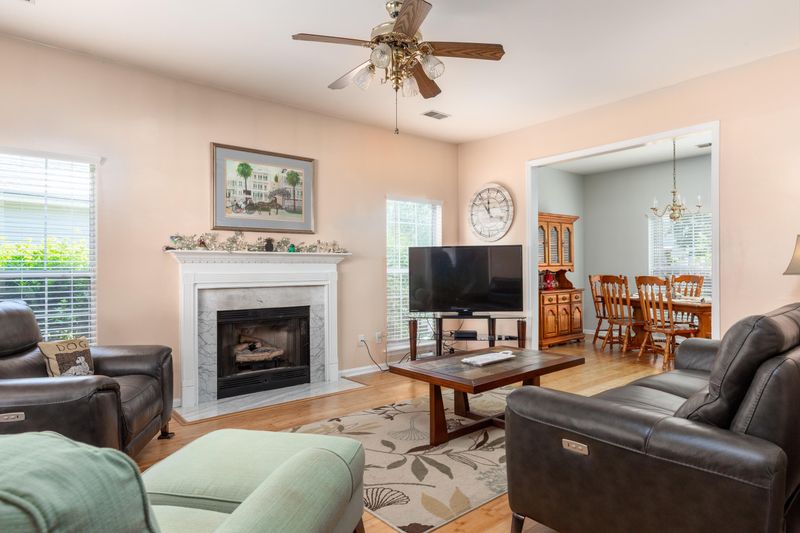 2724 Palmetto Hall Blvd, Mount Pleasant, SC 29466