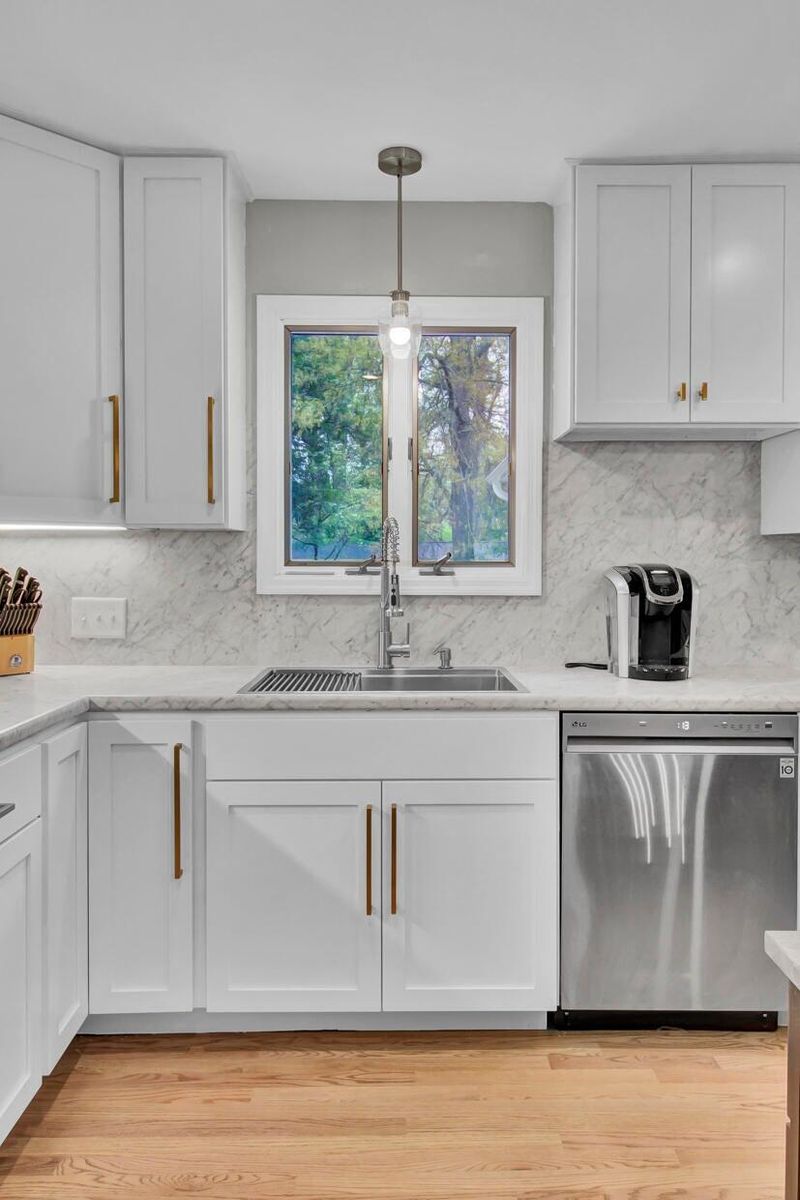1265 Maxwell St, North Charleston, SC 29405