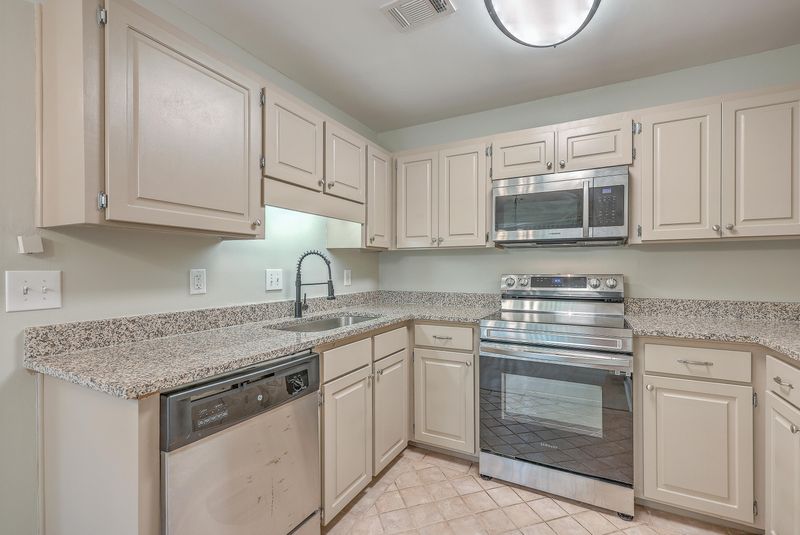 7910 Parklane Ct #502-B, North Charleston, SC 29418