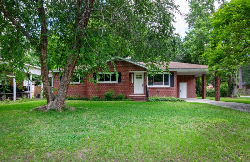 7012 Terrace Dr, North Charleston, SC 29406