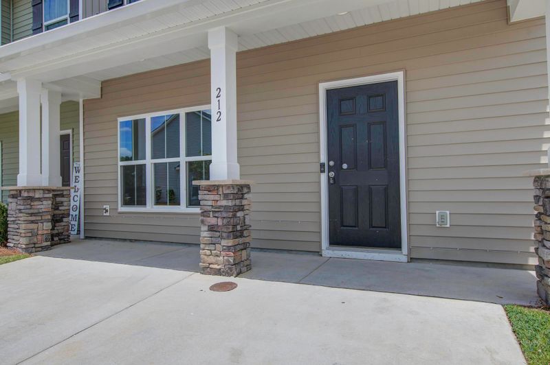 212 Swallowtail Ln, Goose Creek, SC 29445