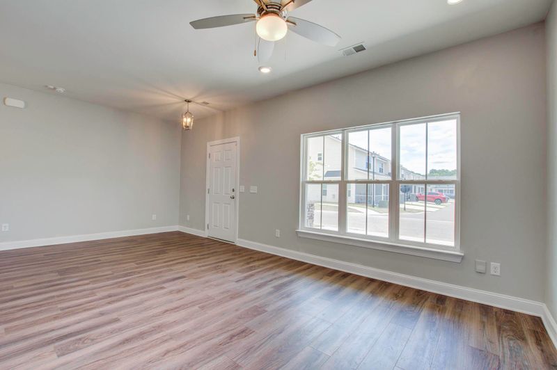 212 Swallowtail Ln, Goose Creek, SC 29445