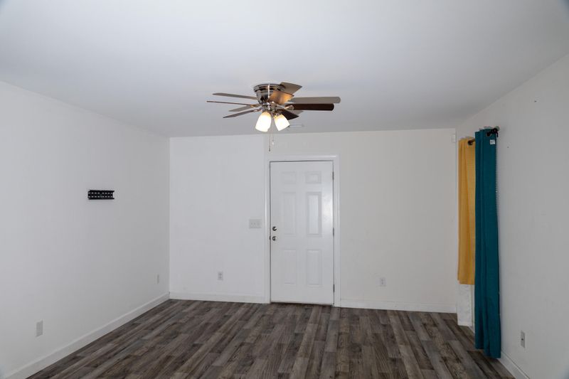 2542 Highpoint Dr, North Charleston, SC 29406