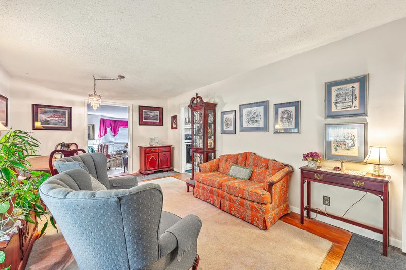 1124 Dickson Ave, Hanahan, SC 29410