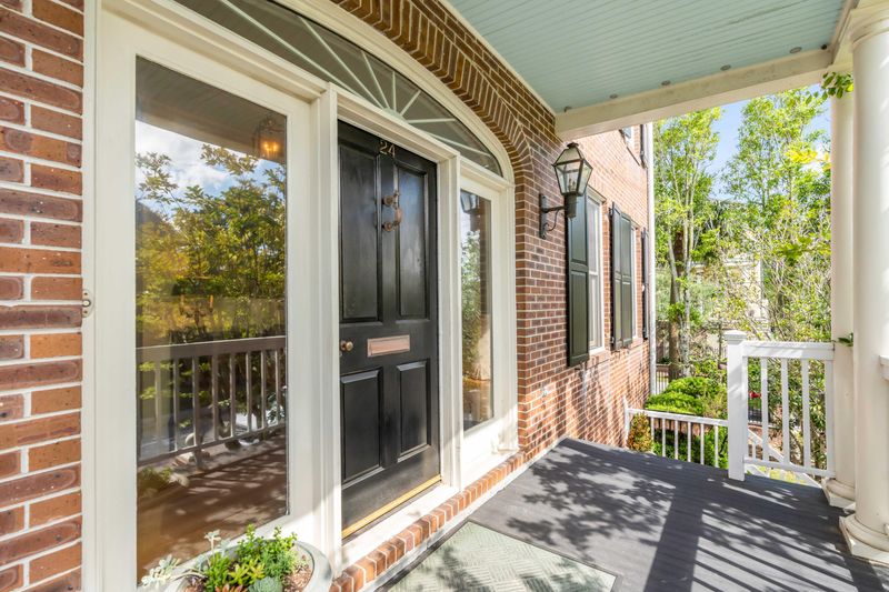 24 Barre St, Charleston, SC 29401