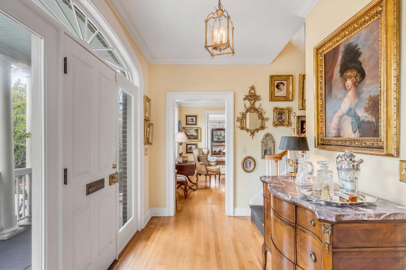 24 Barre St, Charleston, SC 29401