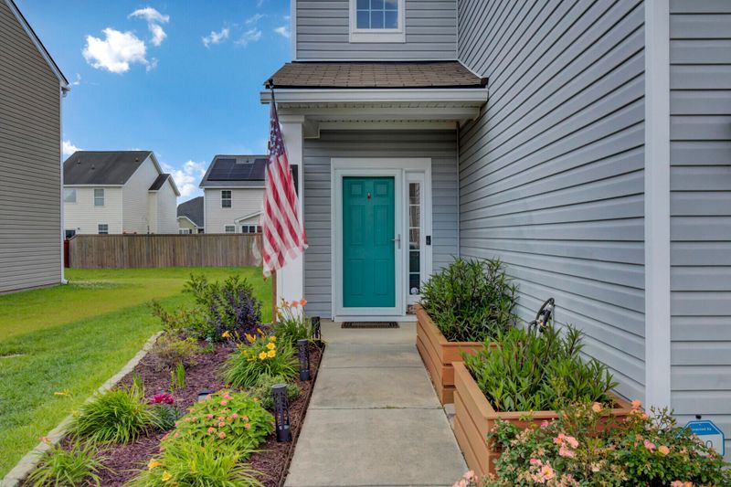 150 Hyrne Dr, Goose Creek, SC 29445