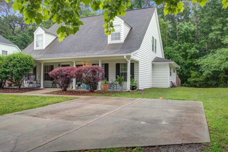 3356 Queensgate Way, Mount Pleasant, SC 29466