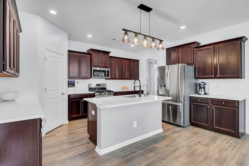 9985 Winged Elm St, Ladson, SC 29456