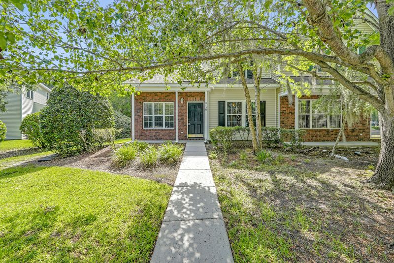 8139 Shadow Oak Dr, North Charleston, SC 29406