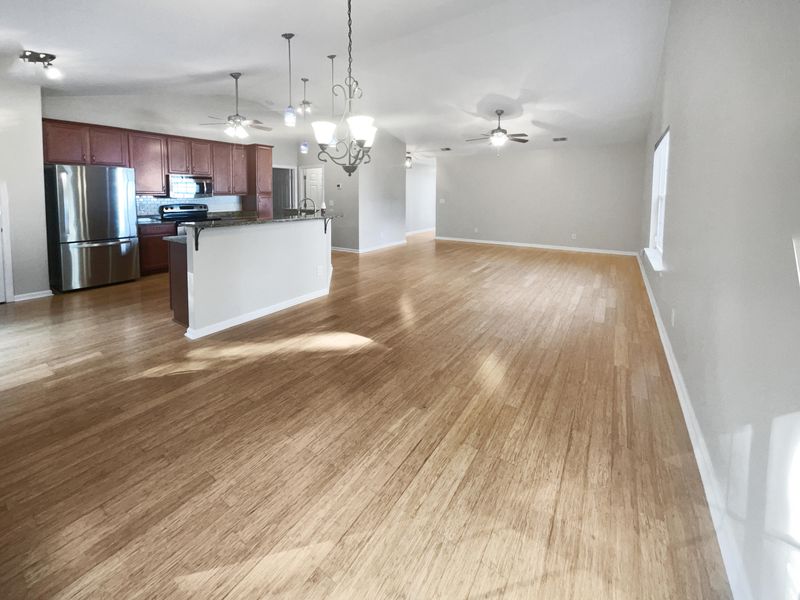 1051 Steelechase Ln, Hanahan, SC 29410