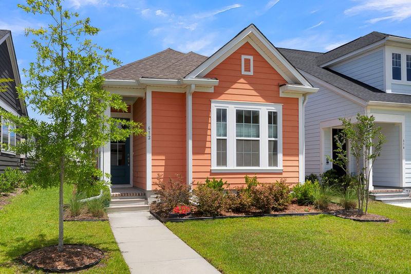 612 Blueway Ave, Summerville, SC 29486