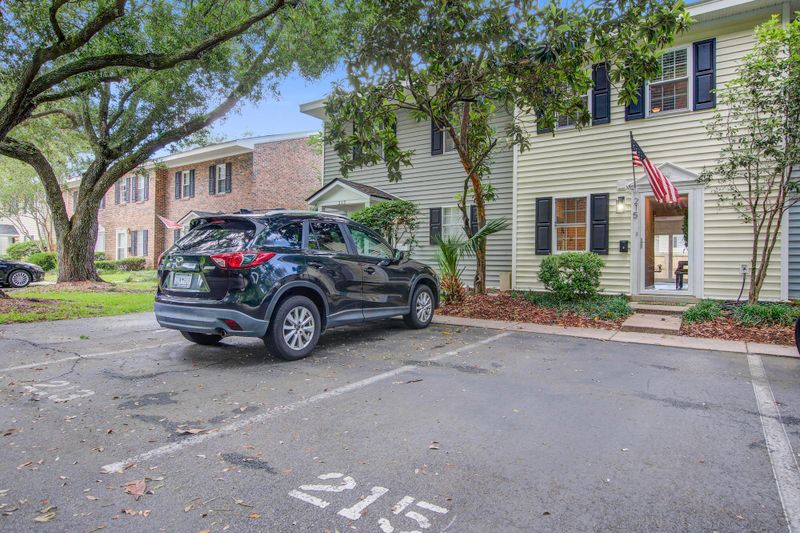 215 Heritage Cir, Mount Pleasant, SC 29464