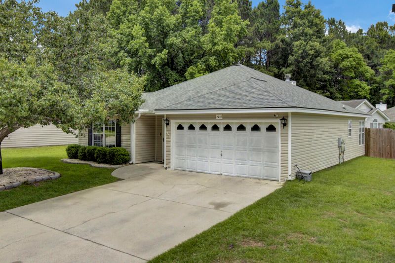 1210 Raptor Dr, Hanahan, SC 29410