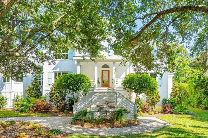 913 Paul Revere Ct, Charleston, SC 29412